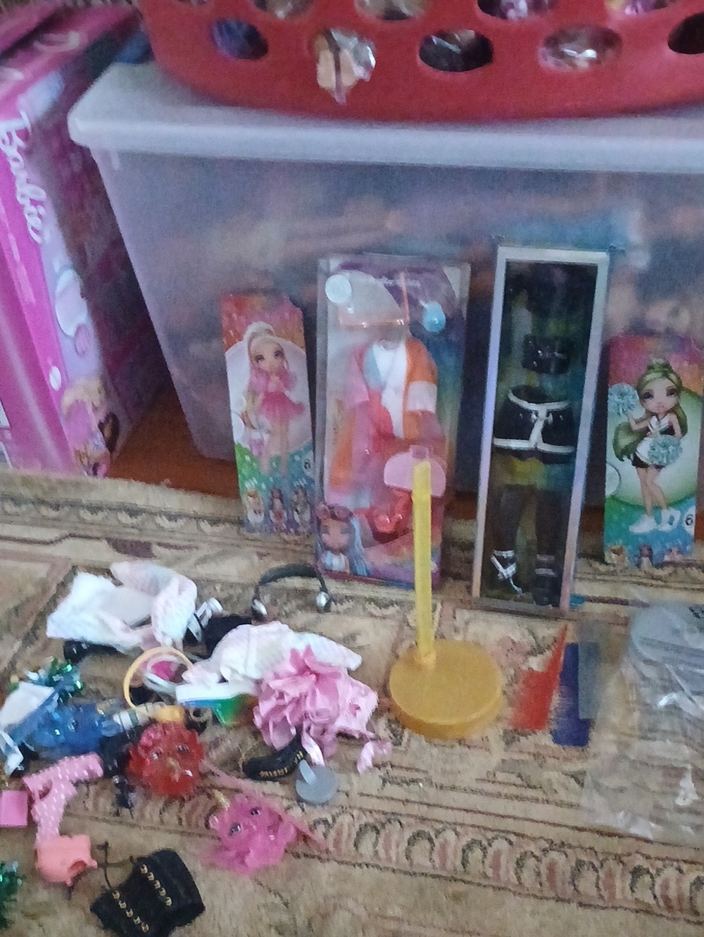 Rainbow High Kids Fashion Doll Accessories Play Set - Pink